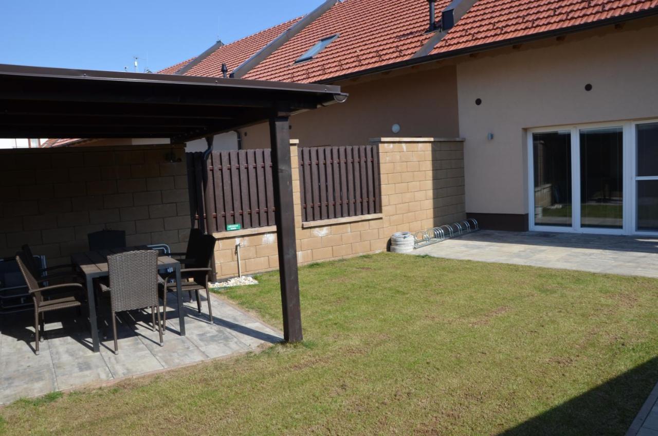 Apartmany Za Dvorem Velké Pavlovice Extérieur photo