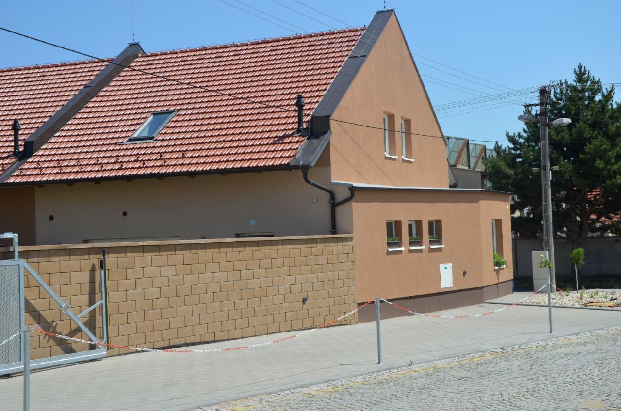 Apartmany Za Dvorem Velké Pavlovice Extérieur photo