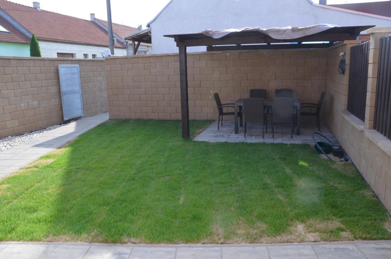 Apartmany Za Dvorem Velké Pavlovice Extérieur photo