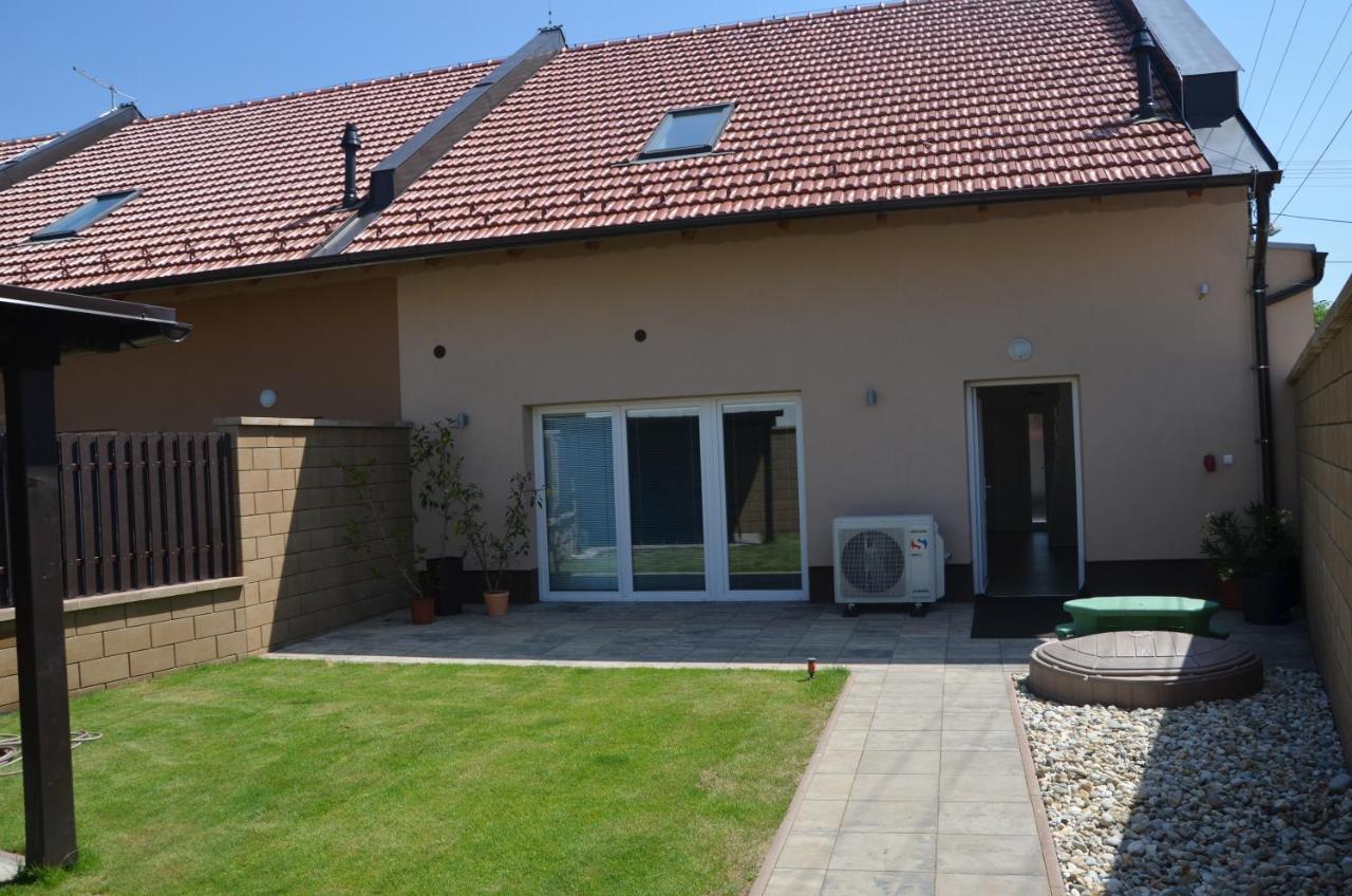 Apartmany Za Dvorem Velké Pavlovice Extérieur photo